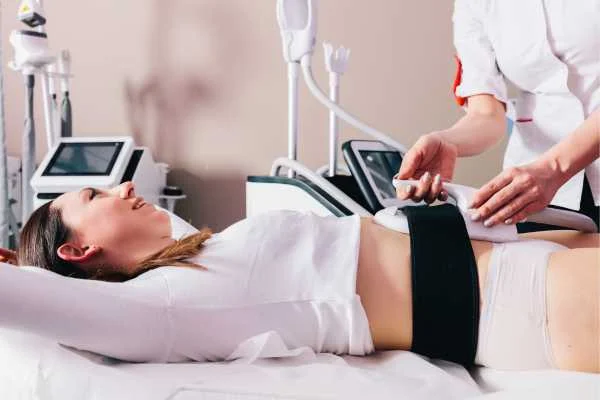 woman having body sculpting to help improve her body image and her mental health Uxbridge
